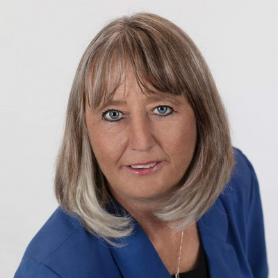 Shelley Leach